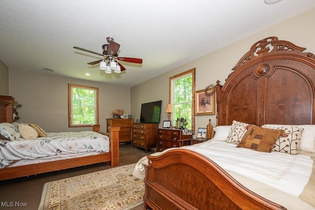 24416 Mountz Rd, Homeworth, OH 44634 - bedroom featuring ceiling fan and recessed lighting