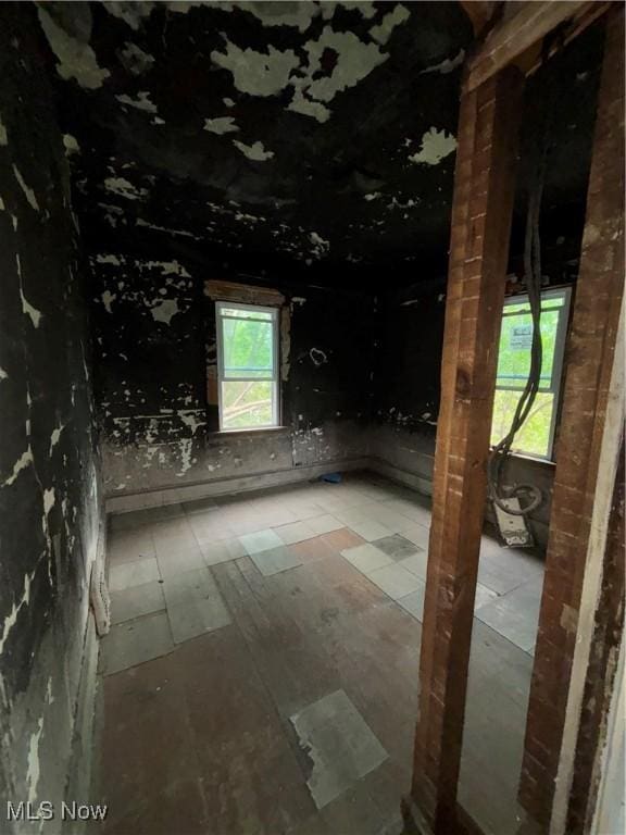 11226 Greenwich Ave, Cleveland, OH 44105 - interior space