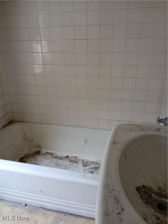230 E 211th St, Euclid, OH 44123 - bathroom view of a tub to relax in