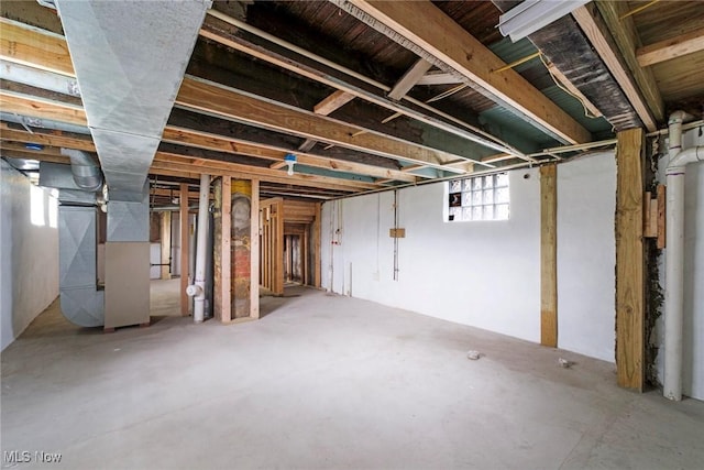 90 Frank St, Struthers, OH 44471 - below grade area with heating unit