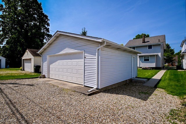 837 Lake Ave NE, Massillon, OH 44646 - view of detached garage
