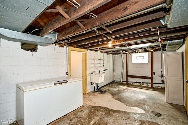 837 Lake Ave NE, Massillon, OH 44646 - below grade area with a sink