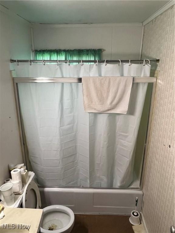 156 Andover Rd, Woodsfield, OH 43793 - bathroom with shower / bath combo, toilet, and wallpapered walls