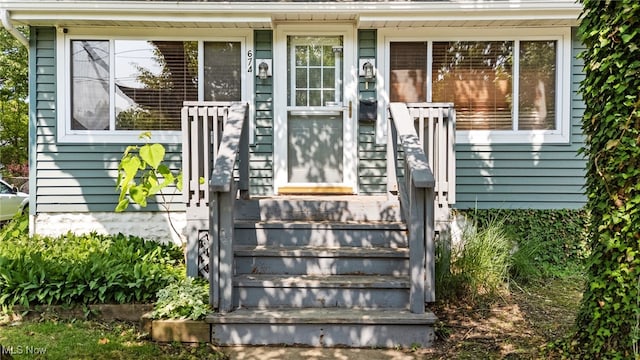 674 Columbus Ave, Akron, OH 44306 - view of property entrance