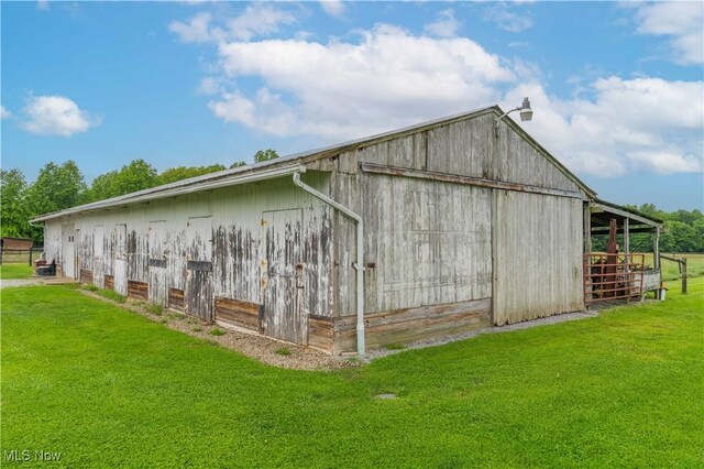 1731 State Route 225, Deerfield, OH 44411 - view of barn with a yard