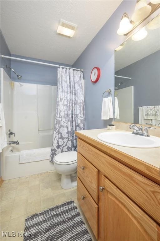 536 Silver Creek Dr, Doylestown, OH 44230 - full bath with vanity, shower / tub combo with curtain, and toilet