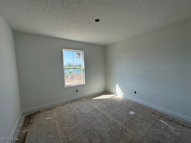2981 Mcintosh Dr NE, Louisville, OH 44641 - photo 20