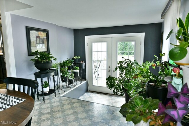 3053 E Market St, Warren, OH 44483 - entryway with french doors