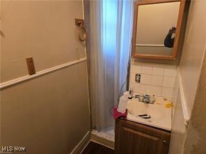 6520 Fleet Ave, Cleveland, OH 44105 - photo 18