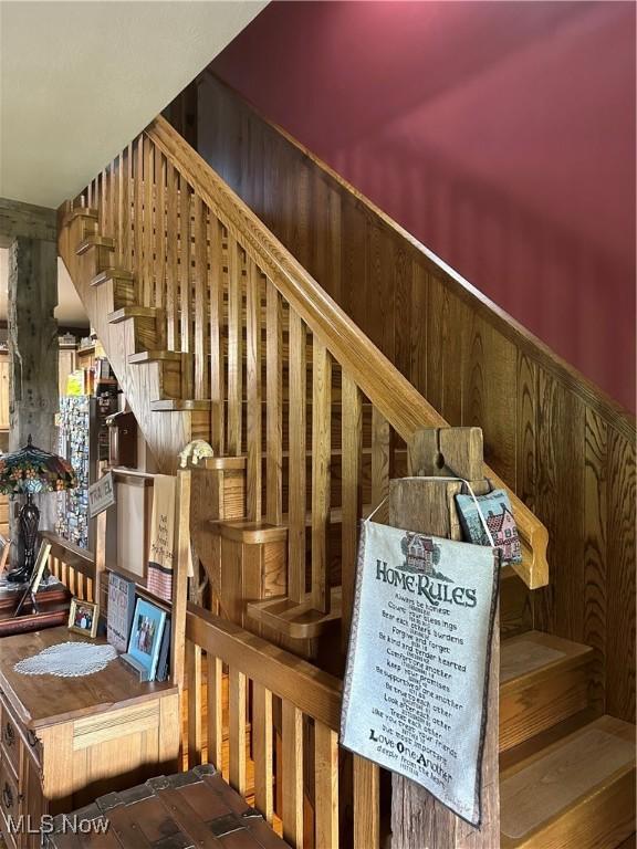 51001 Run Rd, Beallsville, OH 43716 - view of stairway