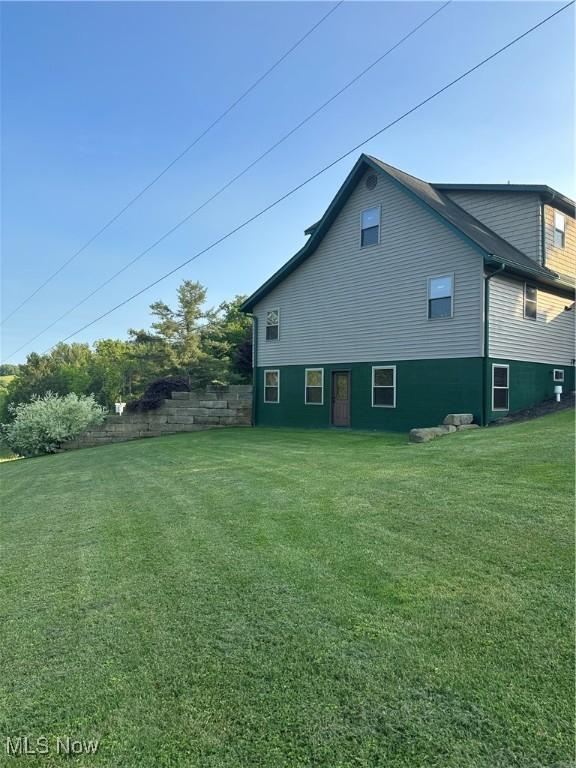 51001 Run Rd, Beallsville, OH 43716 - rear view of house with a yard