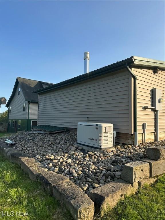 51001 Run Rd, Beallsville, OH 43716 - view of side of home