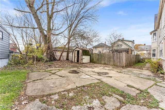 4611 W 41st St, Cleveland, OH 44109 - fenced backyard with a patio area