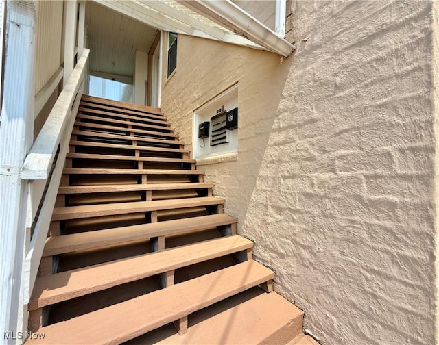 2007 Washington Blvd, Belpre, OH 45714 - view of staircase