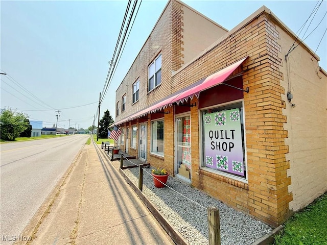 2007 Washington Blvd, Belpre, OH 45714 - view of asphalt street with street lighting