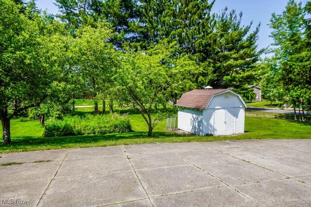 5920 Renninger Rd, New Franklin, OH 44319 - view of patio