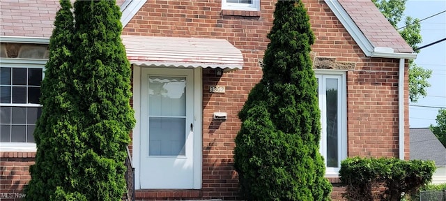 3302 Grovewood Ave, Parma, OH 44134 - photo 2