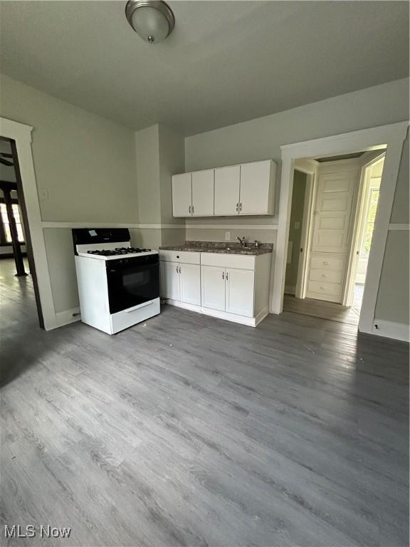 9004 Yale Ave, Cleveland, OH 44108 - photo 17
