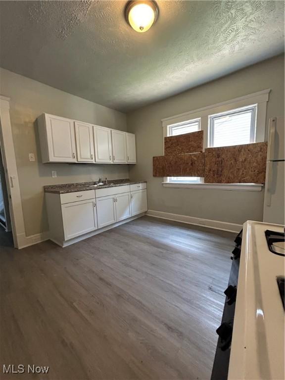 9004 Yale Ave, Cleveland, OH 44108 - photo 20