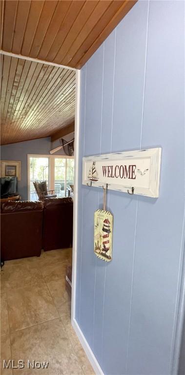 86 Cheyenne Trl, Malvern, OH 44644 - detailed view of wood ceiling and a decorative wall