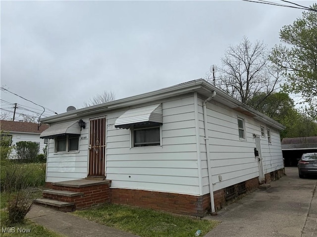 4549 Lee Rd, Cleveland, OH 44128 - view of front of home