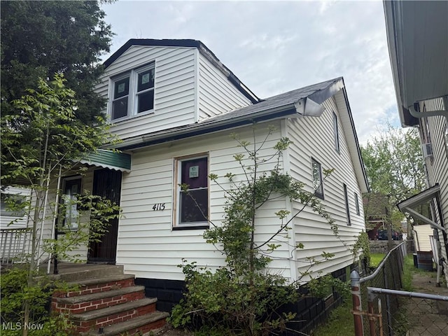 4115 E 146th St, Cleveland, OH 44128 - photo 2