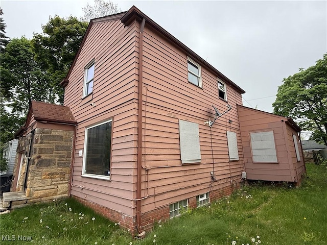 3957 Strandhill Rd, Cleveland, OH 44128 - photo 3
