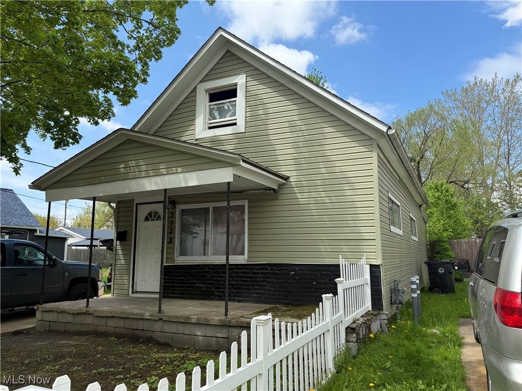 3328 W 61st St, Cleveland, OH 44102 - photo 2