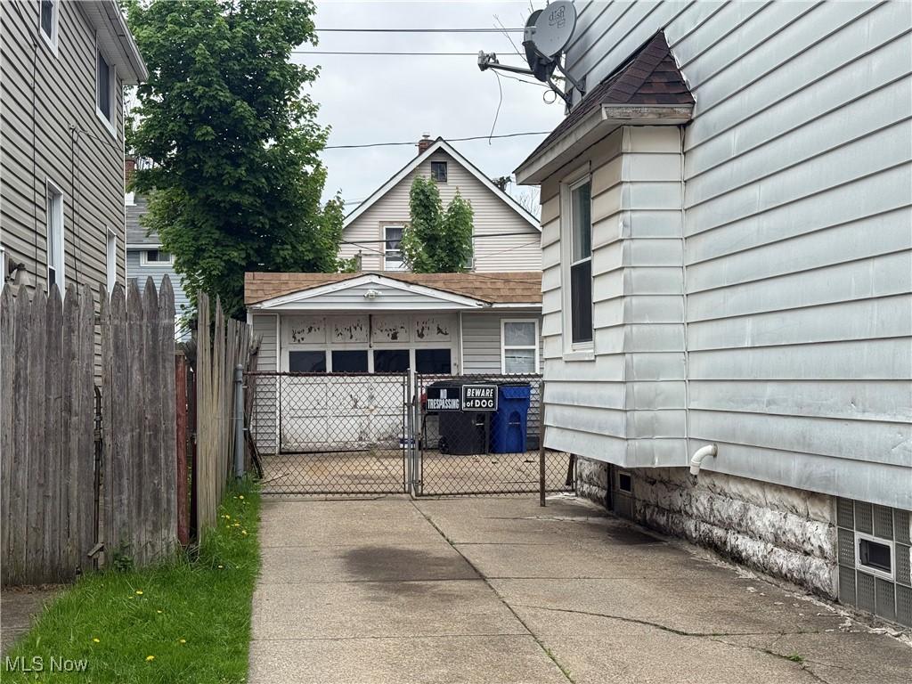 3322 W 90th St, Cleveland, OH 44102 - photo 4
