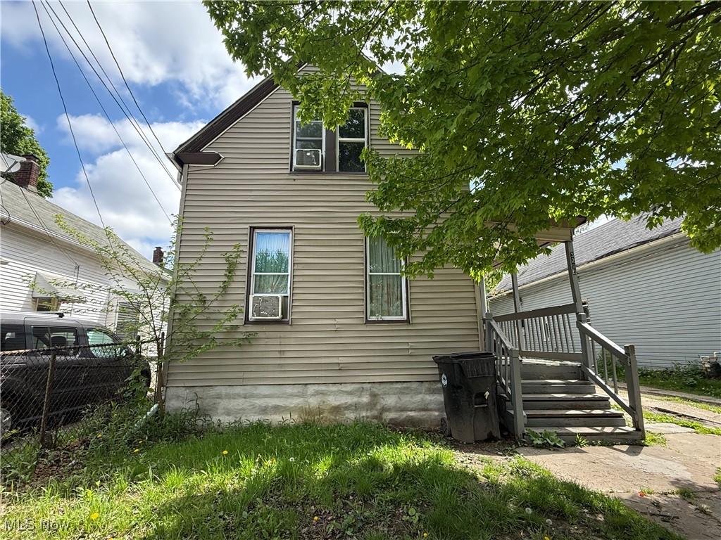 3283 W 54th St, Cleveland, OH 44102 - photo 2