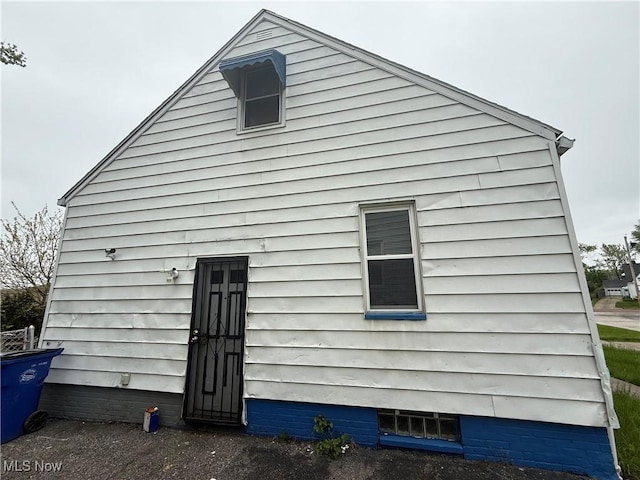 16814 Wayne Dr, Cleveland, OH 44128 - photo 4