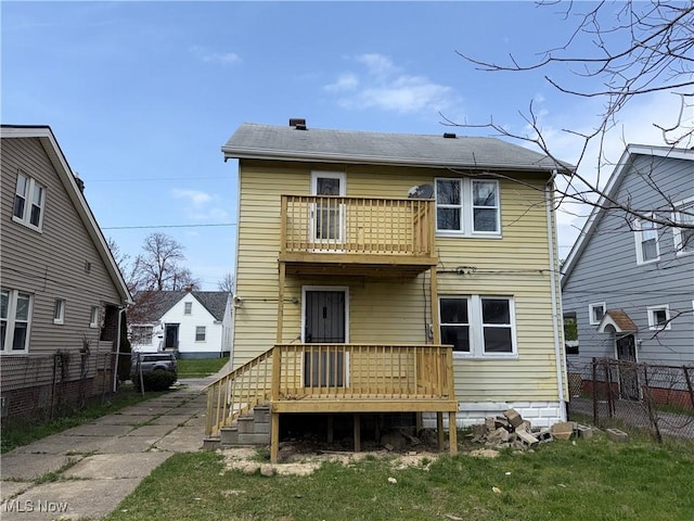 15002 Kingsford Ave, Cleveland, OH 44128 - back of property with a balcony