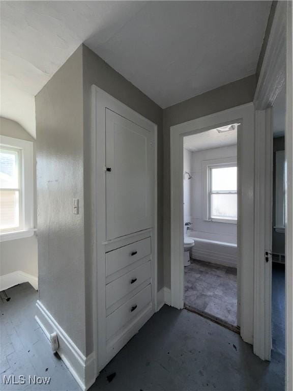 15002 Kingsford Ave, Cleveland, OH 44128 - corridor with baseboards