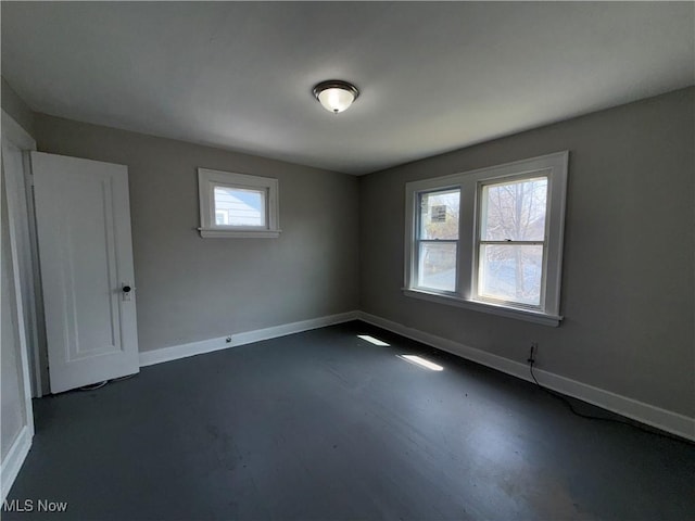 15002 Kingsford Ave, Cleveland, OH 44128 - empty room featuring baseboards