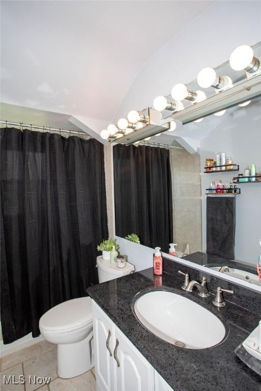 208 Como St, Struthers, OH 44471 - full bath with vanity, lofted ceiling, and toilet