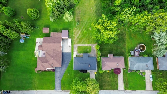 525 Cynthia Dr, Campbell, OH 44405 - bird's eye view