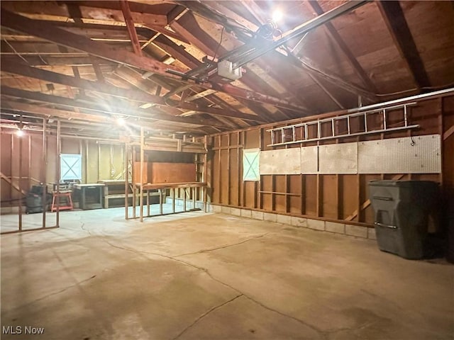 195 Fairlawn Ave, Niles, OH 44446 - basement featuring a garage