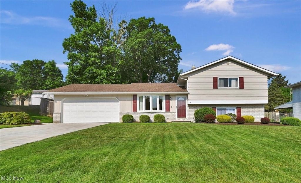 7338 Ames Rd, Parma, OH 44129 - photo 1