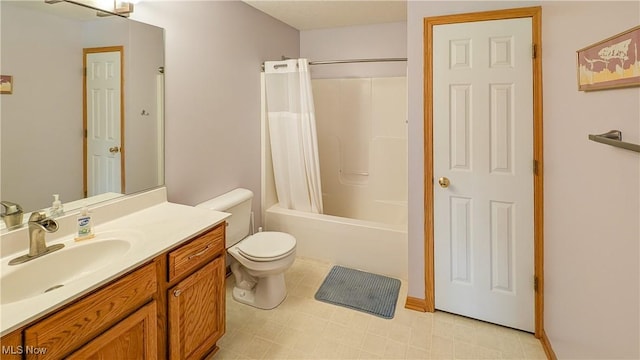 813 Buckeye Ln, Sandusky, OH 44870 - bathroom featuring vanity, toilet, and shower / bath combo