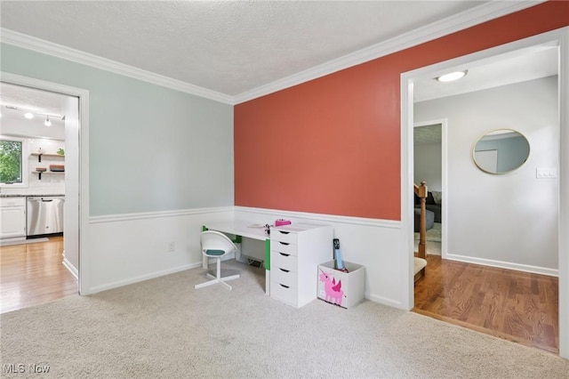4610 Briarcliff Trl, Copley, OH 44321 - office area with crown molding, carpet floors, and a textured ceiling