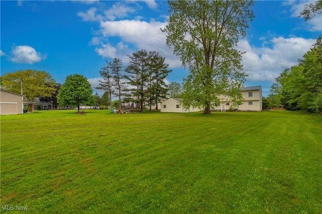 10031 Akins Rd, North Royalton, OH 44133 - view of green lawn