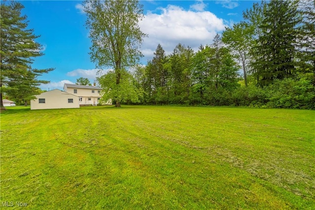 10031 Akins Rd, North Royalton, OH 44133 - view of grassy yard