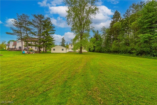10031 Akins Rd, North Royalton, OH 44133 - view of green lawn