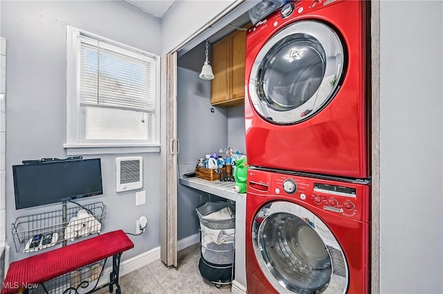 245 N Rd, Niles, OH 44446 - laundry area featuring stacked washer / dryer and baseboards