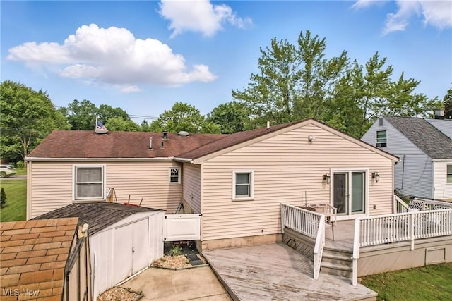 245 N Rd, Niles, OH 44446 - back of house featuring a wooden deck