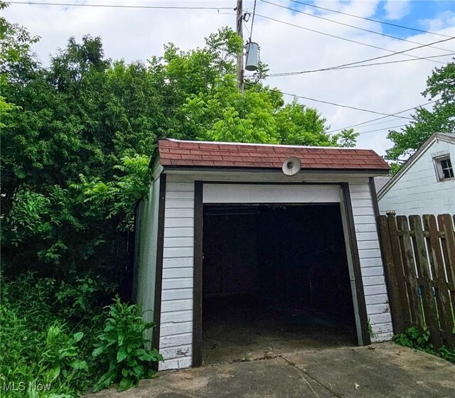 10612 Linnet Ave, Cleveland, OH 44111 - detached garage with concrete driveway