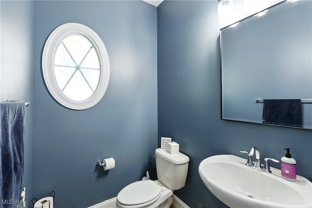 3425 Eryn Pl, Hudson, OH 44236 - bathroom with a sink, toilet, and baseboards