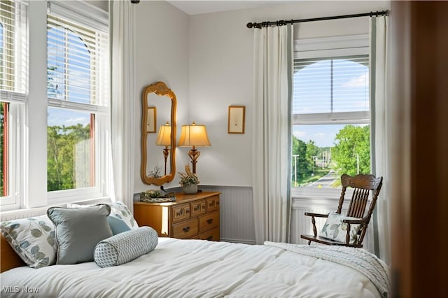 9627 State Route 152, Richmond, OH 43944 - bedroom with a wainscoted wall