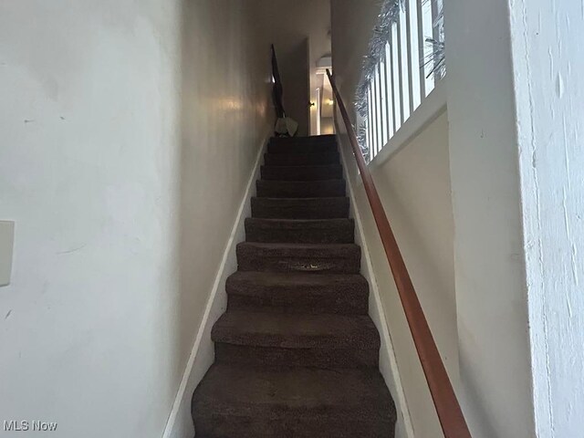 2411 Strasser Pl SW, Canton, OH 44710 - view of staircase
