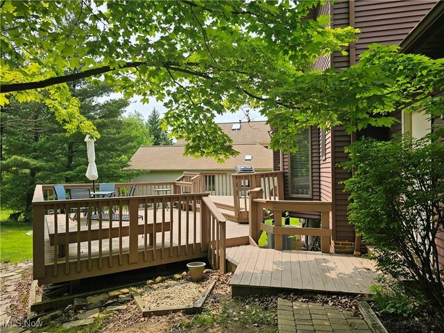 6671 Queens Way N, Royalton, OH 44133 - view of wooden deck